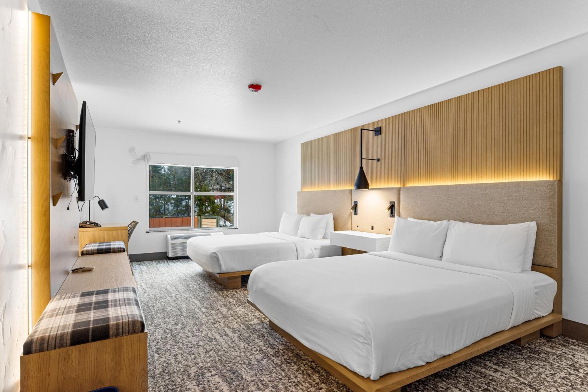 מק'קול The Evergreen Hotel מראה חיצוני תמונה