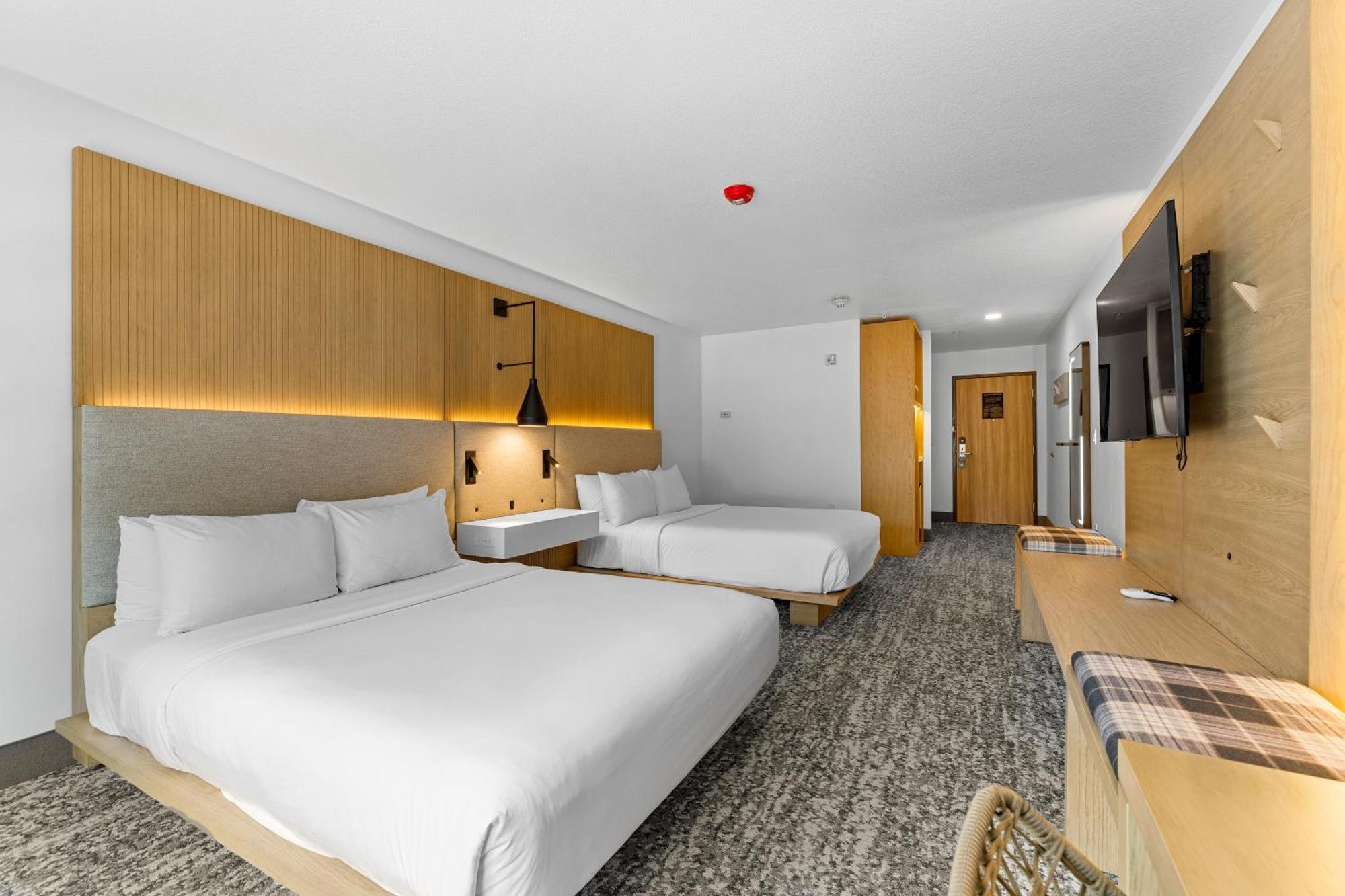 מק'קול The Evergreen Hotel מראה חיצוני תמונה